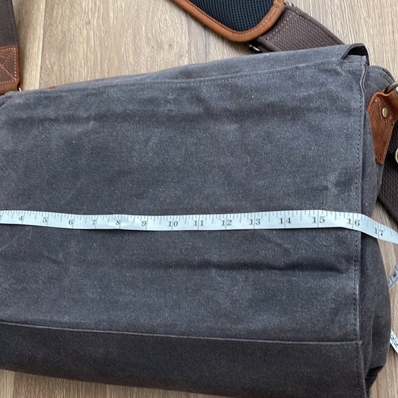 SOLD💢Men's Gray Fabric & Leather Laptop/ Messenger Bag - Picture 5 of 8